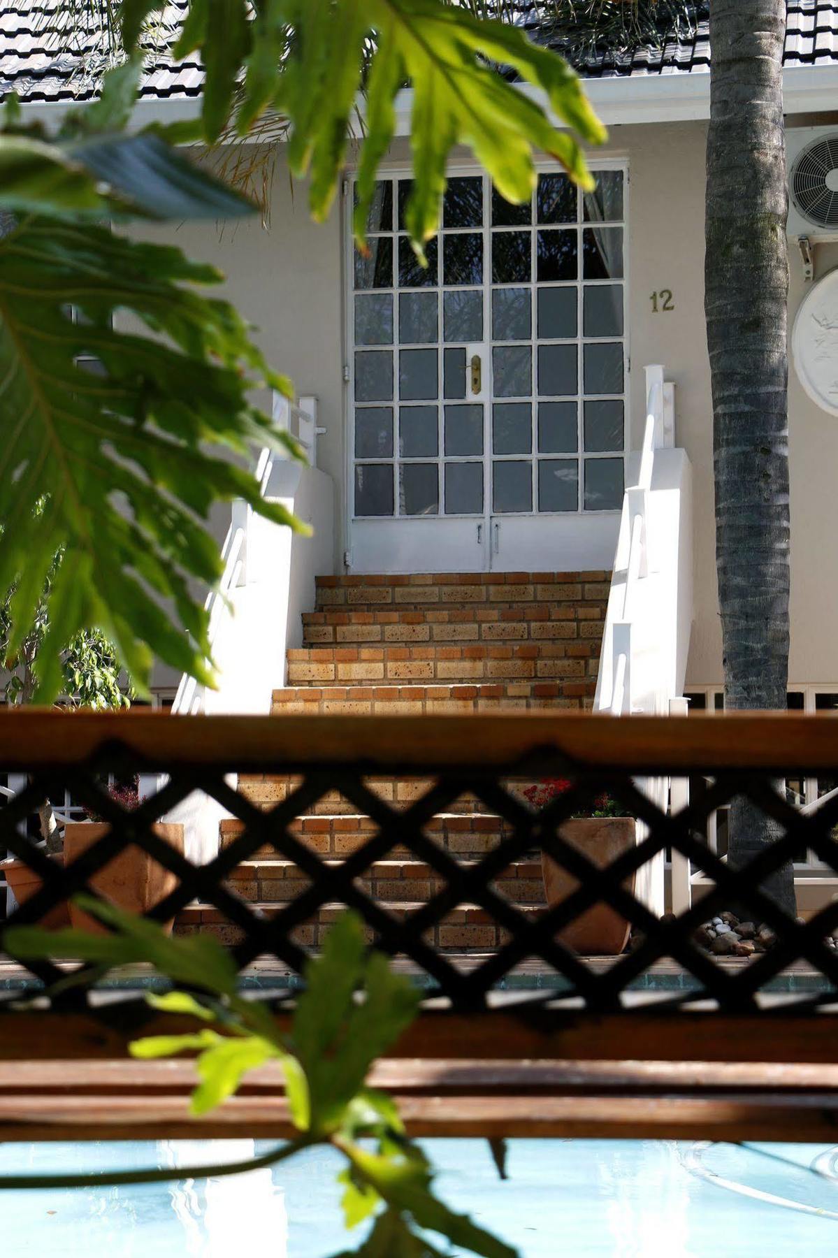 ซัมเมอร์วิว เกสต์ลอดจ์ Bed & Breakfast โจฮันเนสเบิร์ก ภายนอก รูปภาพ