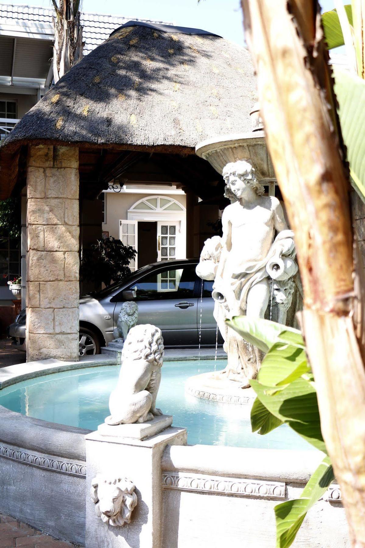 ซัมเมอร์วิว เกสต์ลอดจ์ Bed & Breakfast โจฮันเนสเบิร์ก ภายนอก รูปภาพ