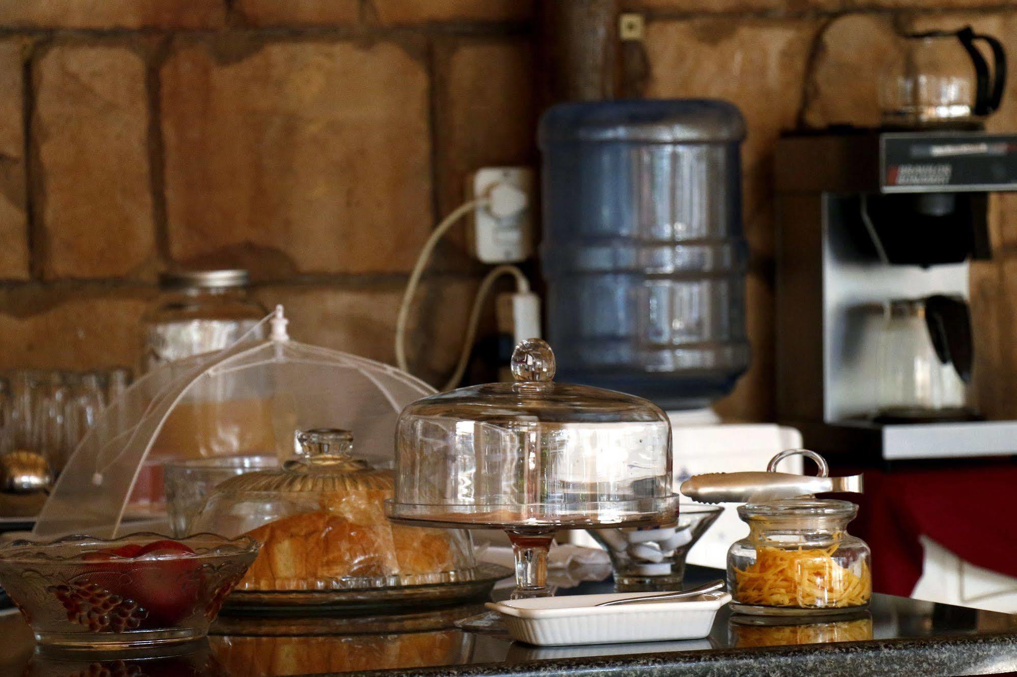 ซัมเมอร์วิว เกสต์ลอดจ์ Bed & Breakfast โจฮันเนสเบิร์ก ภายนอก รูปภาพ