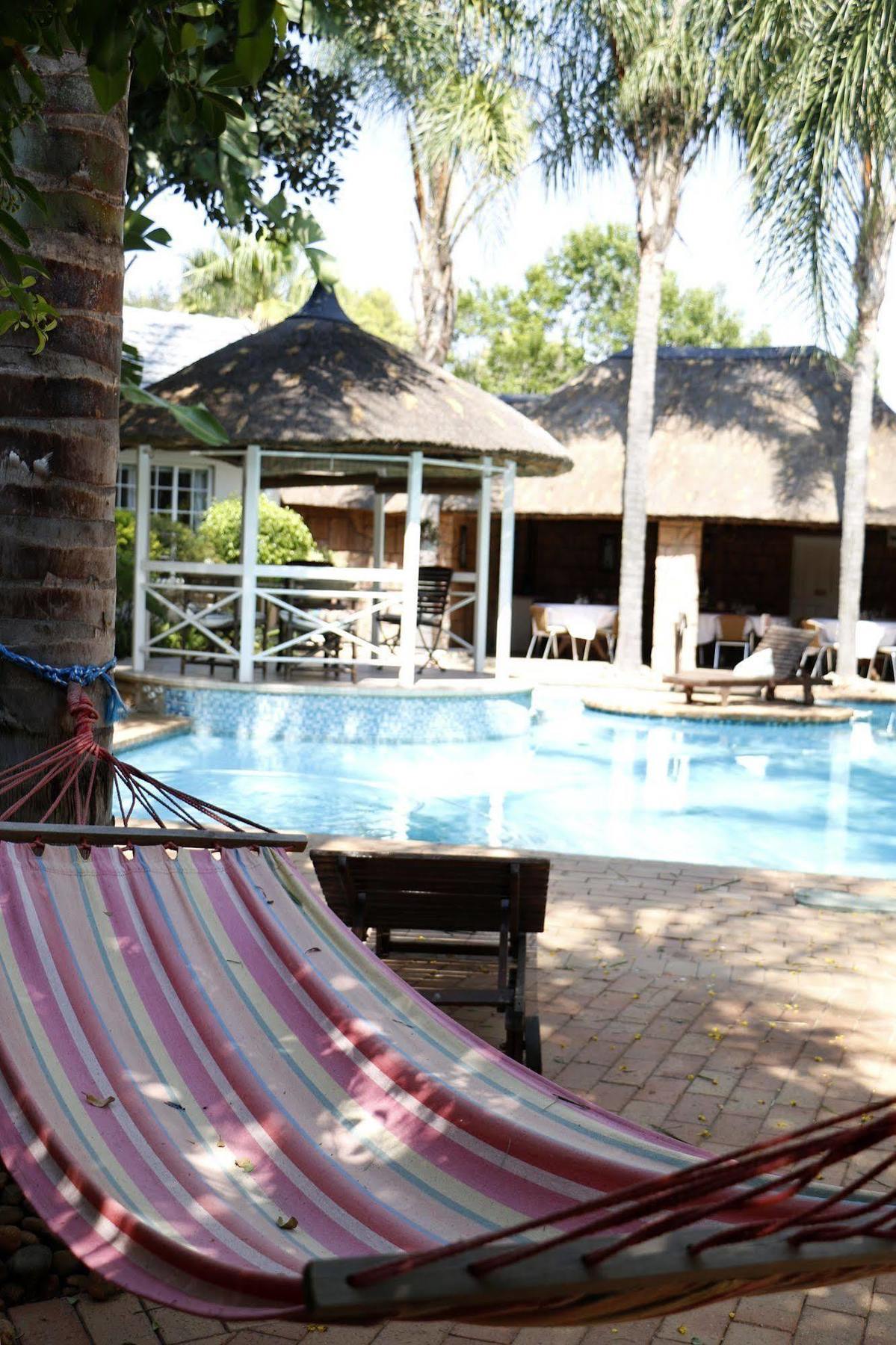 ซัมเมอร์วิว เกสต์ลอดจ์ Bed & Breakfast โจฮันเนสเบิร์ก ภายนอก รูปภาพ