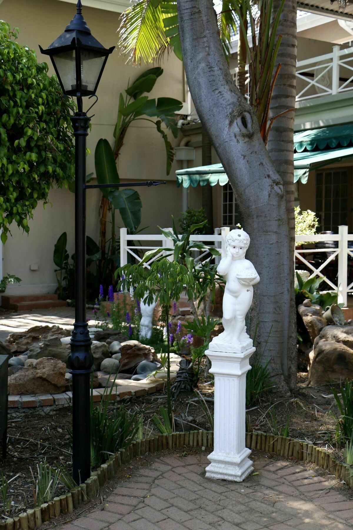 ซัมเมอร์วิว เกสต์ลอดจ์ Bed & Breakfast โจฮันเนสเบิร์ก ภายนอก รูปภาพ